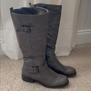 Adjustable riding boots